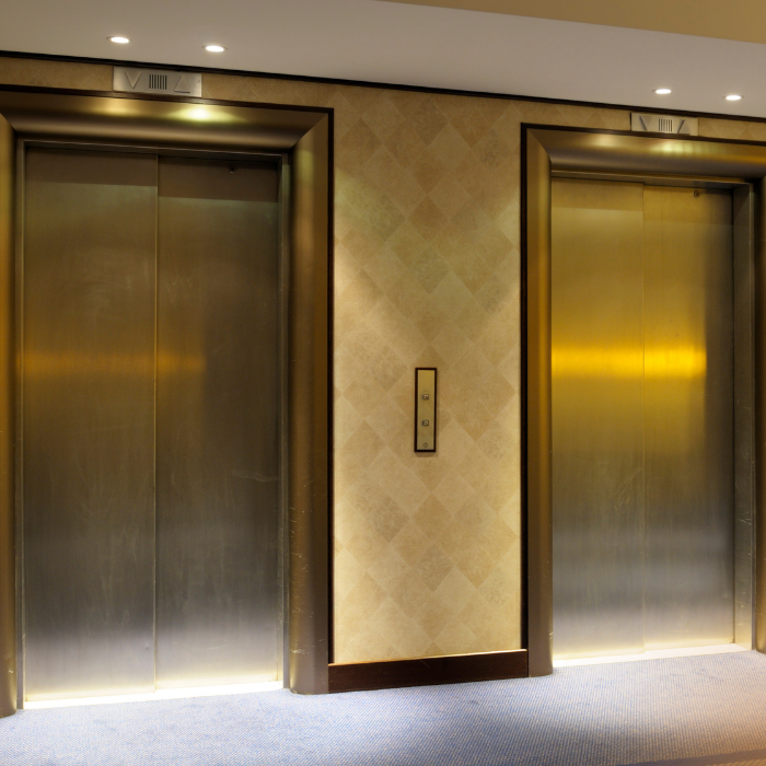 <span style="color: blue">A MULTI-MATERIAL BALUSTRADE FOR ESCALATOR & MOVING WALK