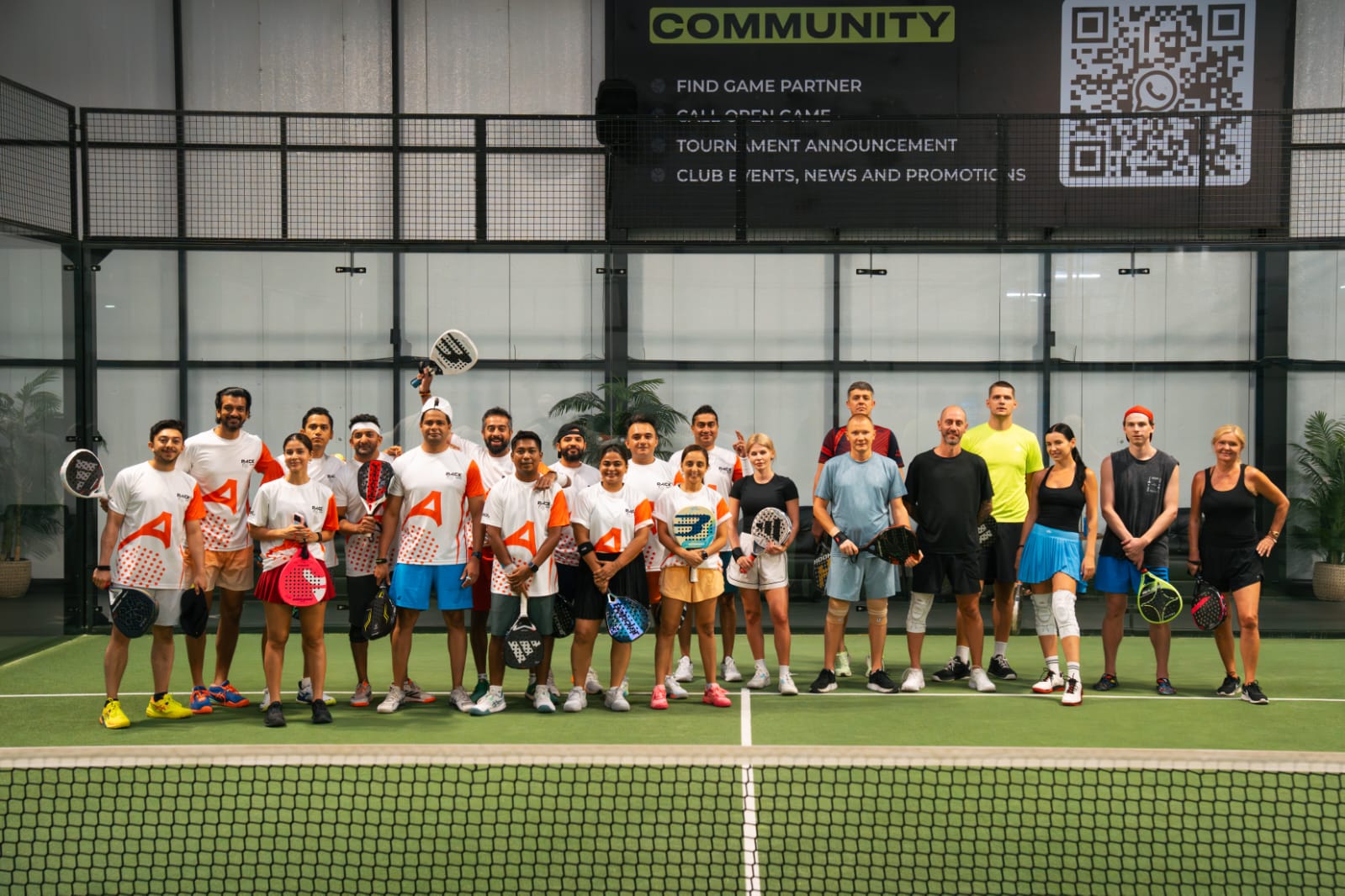 Group photo from the international padel tournament